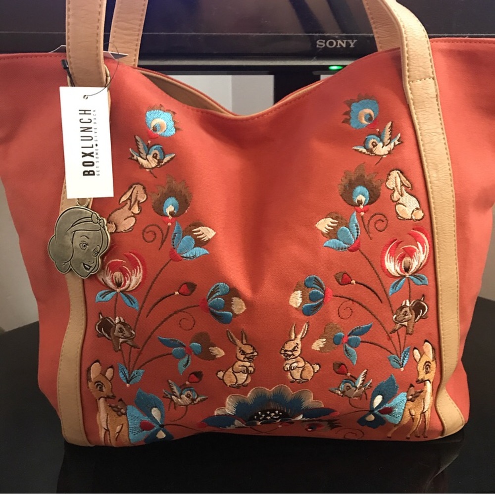 Disney loungefly Snow White tote bag
